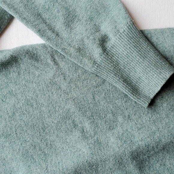 O.N.S. Seafoam Green Wool Cashmere V-Neck Sweater M - Picture 5 of 6